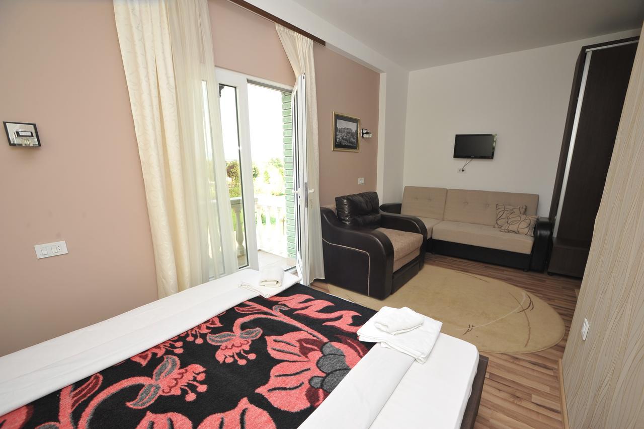 Hotel Zeleni Vir Ni Eksteriør bilde