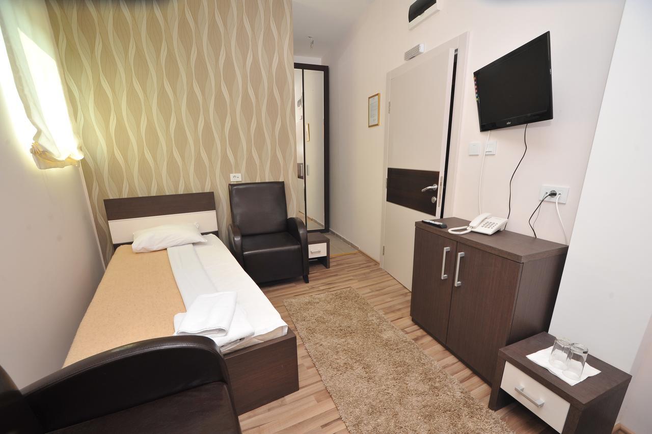 Hotel Zeleni Vir Ni Eksteriør bilde