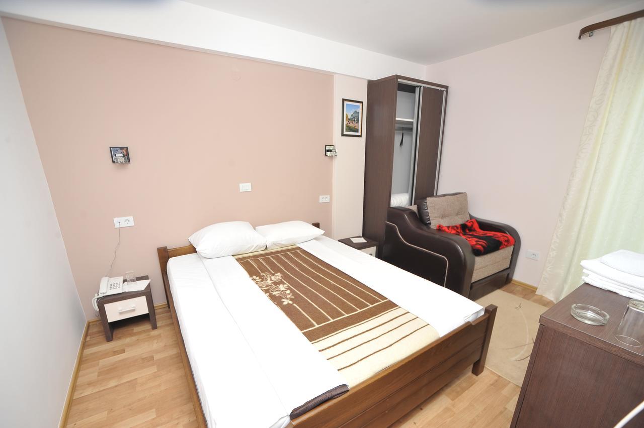 Hotel Zeleni Vir Ni Eksteriør bilde
