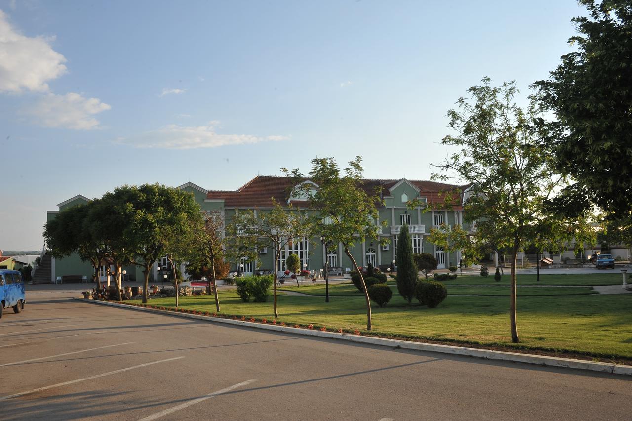 Hotel Zeleni Vir Ni Eksteriør bilde