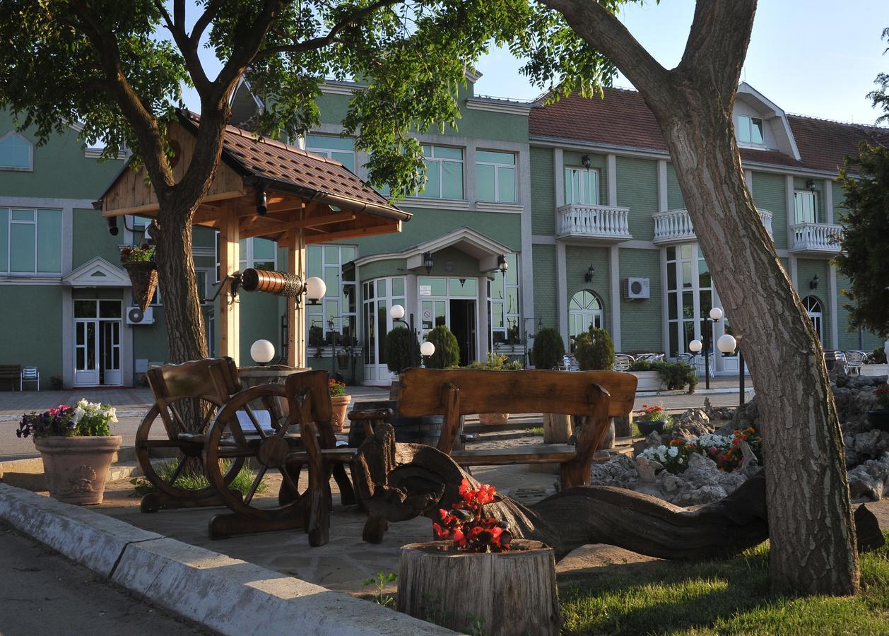 Hotel Zeleni Vir Ni Eksteriør bilde