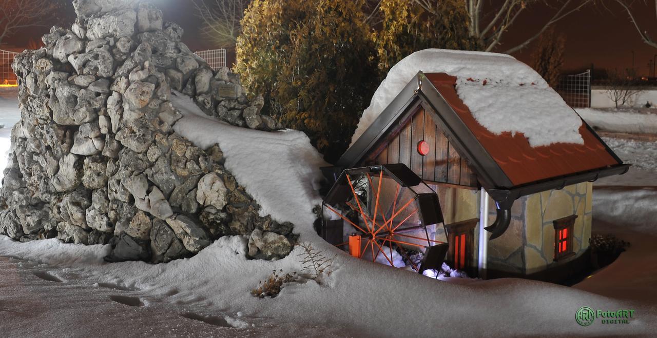 Hotel Zeleni Vir Ni Eksteriør bilde